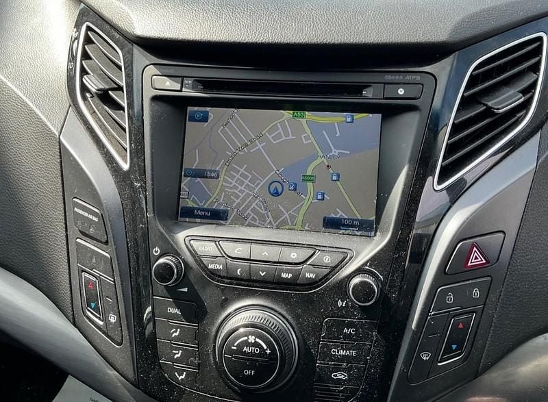 Used Hyundai i40 Style 115 HP (84 kW) 2013 Silver Estate