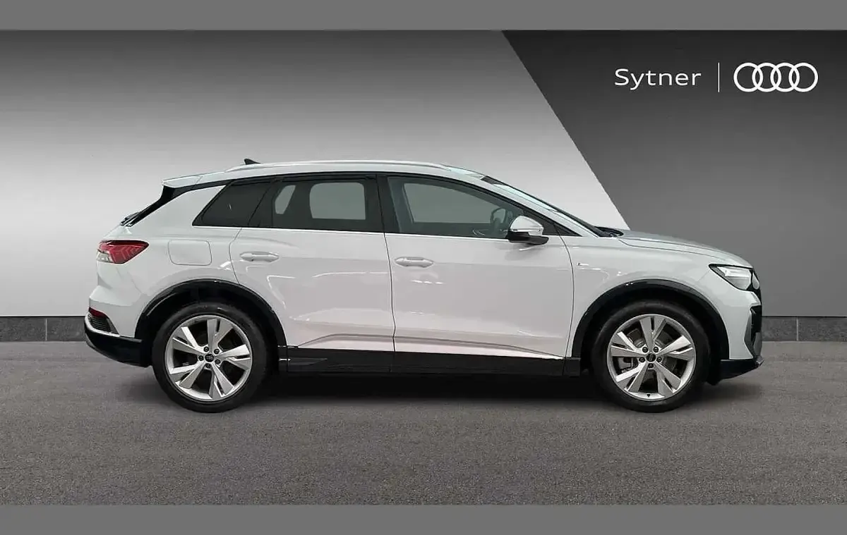 New Audi Q4 e-tron S-Line 150 kW (204 HP) 2026 White SUV