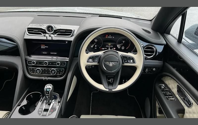 Used Bentley Bentayga 550 HP (404 kW) 2022 Grey SUV