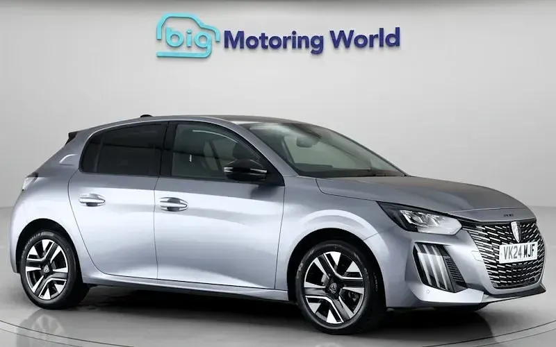 Used Peugeot 208 Allure 101 HP (74 kW) 2024 Hatchback