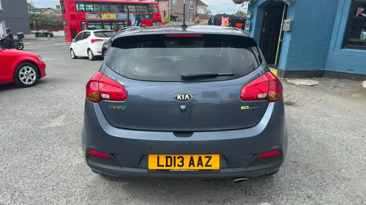 Used Kia Ceed 2013 Blue Hatchback