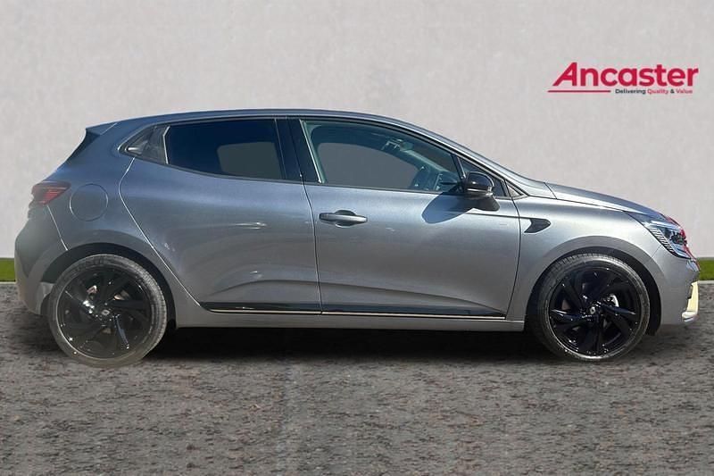 Used Renault Clio V Engineered 145 HP (106 kW) 2023 Grey Hatchback