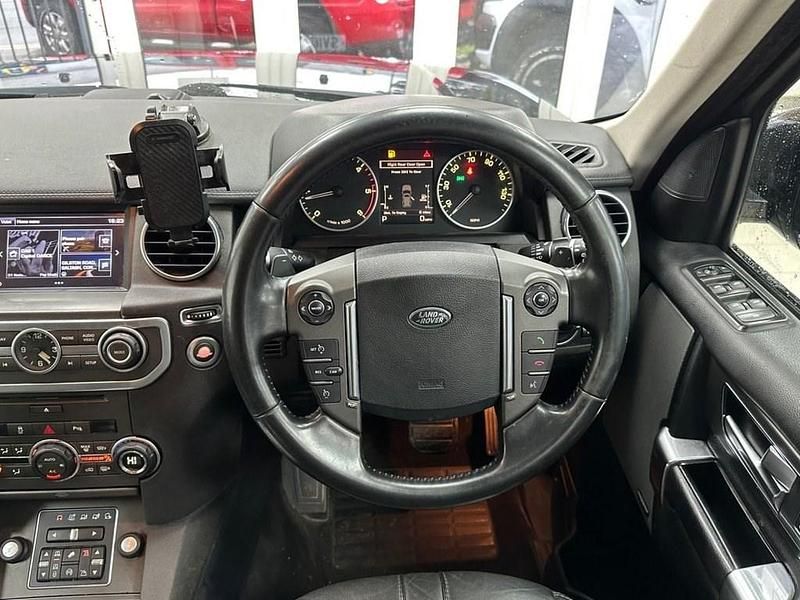 Used Land Rover Discovery 4 SE 2016 Black SUV