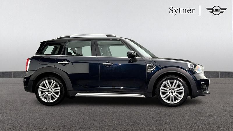 Usado Mini Cooper Countryman Exclusive 134 HP (98 kW) 2020 Preto SUV