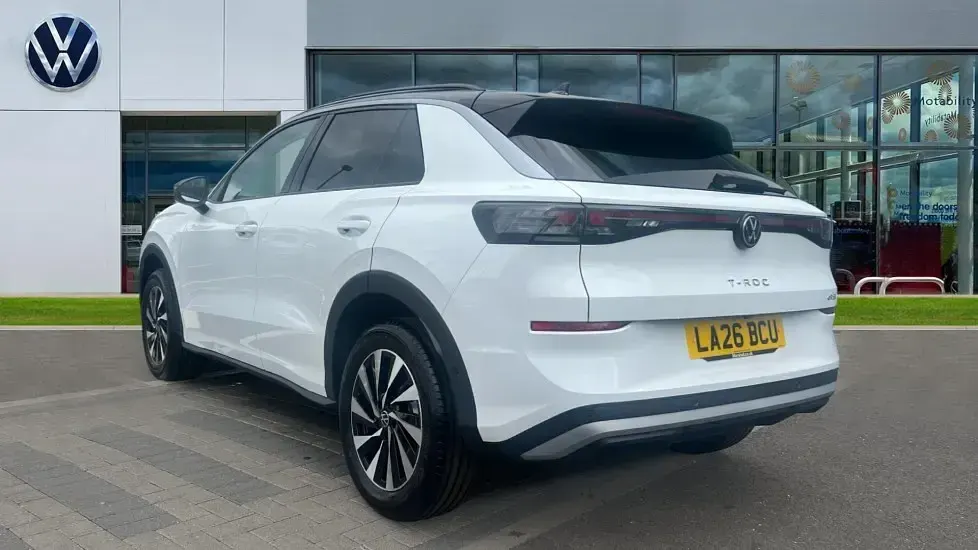 New VW T-Roc Life 150 HP (110 kW) 2026 Pure white / black SUV