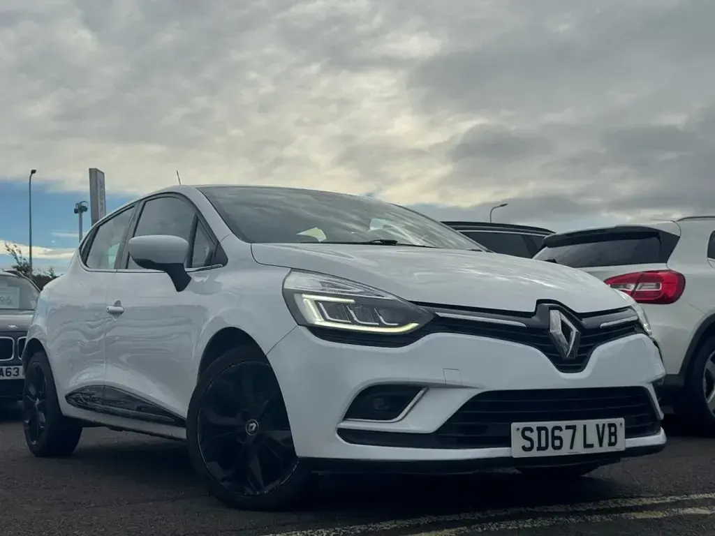 Used Renault Clio Dynamique 90 HP (66 kW) 2017 Hatchback