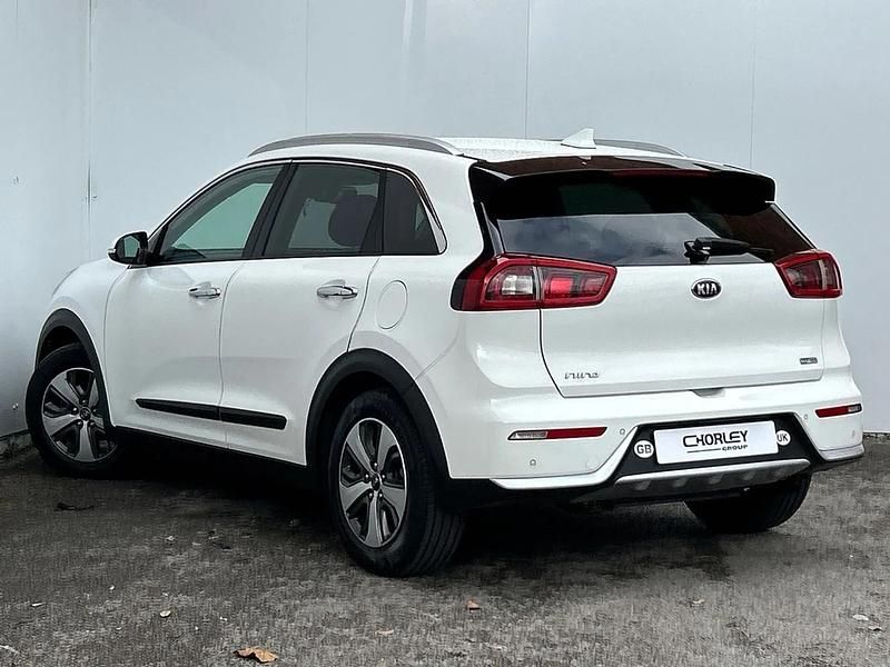Used Kia Niro 139 HP (102 kW) 2017 White SUV