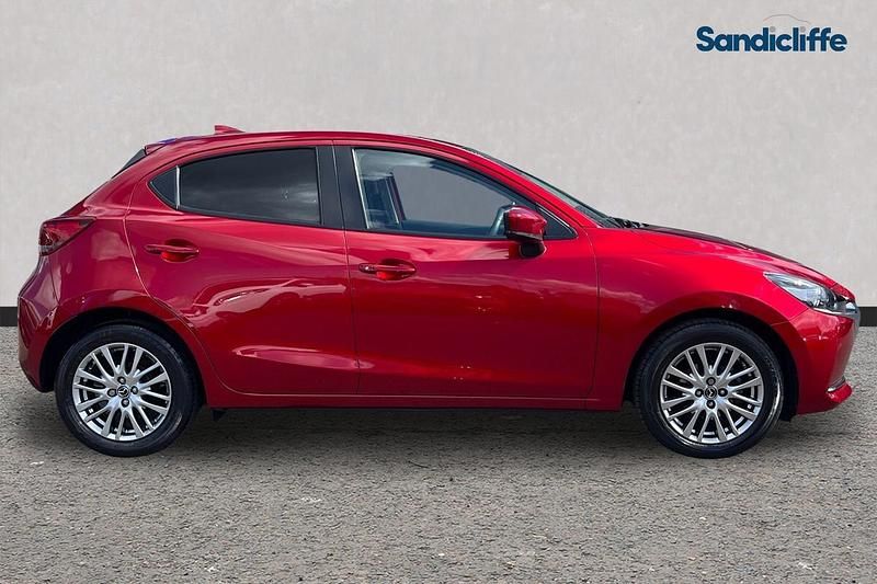 Begagnad Mazda 2 Inclusive 90 HK (66 kW) 2020 Röd Halvkombi