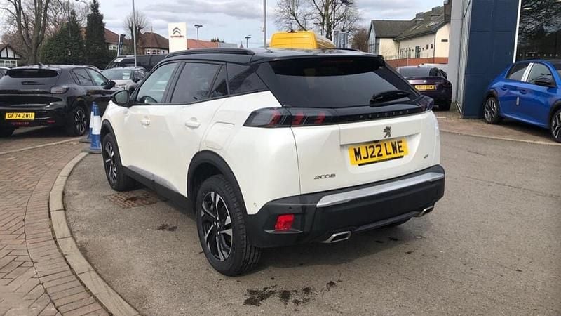 Used Peugeot 2008 GT 129 HP (94 kW) 2022 White SUV