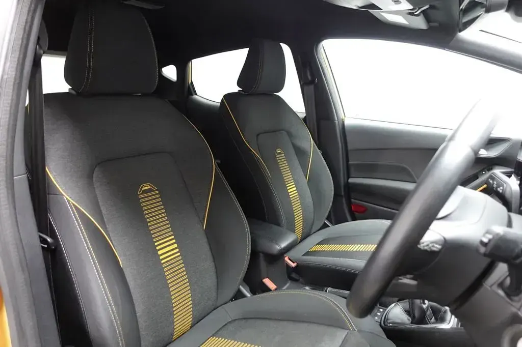 Used Ford Fiesta Active 125 HP (91 kW) 2018 Yellow Hatchback