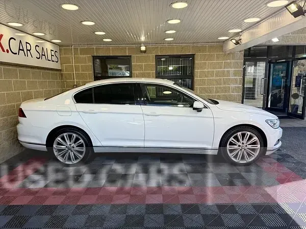 Used VW Passat GT 120 HP (88 kW) 2016 White Sedan