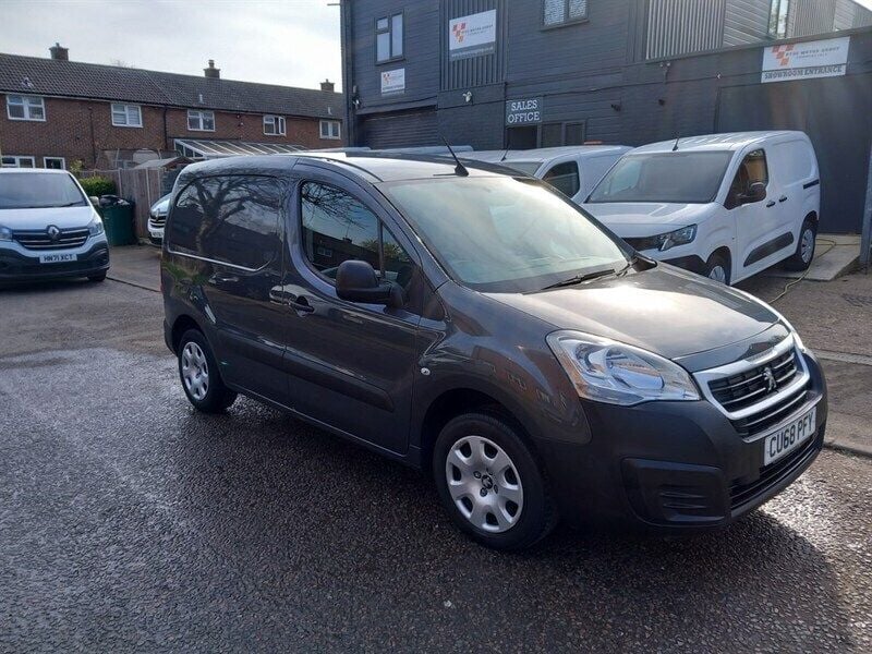 Grey Used 2018 Peugeot Partner MPV | £5,995 (Good price) - Image 1/4