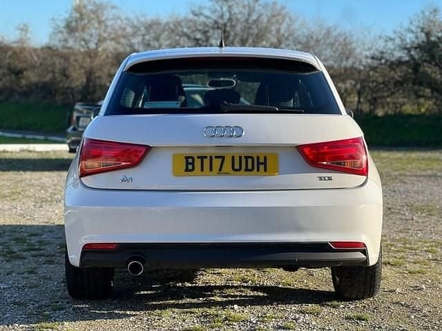 Used Audi A1 Sportback Sport 116 HP (85 kW) 2017 White Hatchback