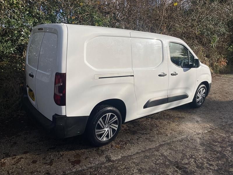 Używany Vauxhall Combo Edition 100 KM (73 kW) 2020 Biały Van