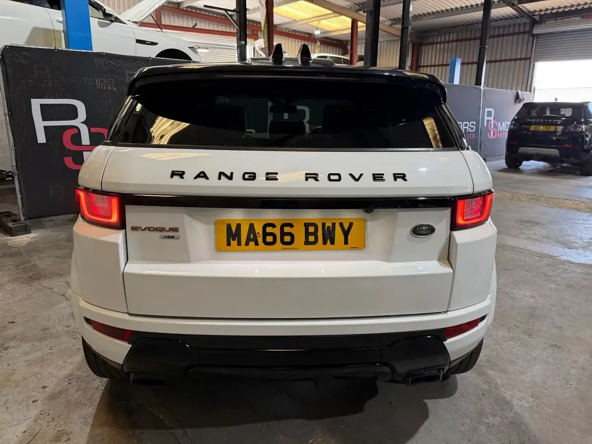 Used Land Rover Range Rover evoque HSE Dynamic 180 HP (132 kW) 2016 White SUV