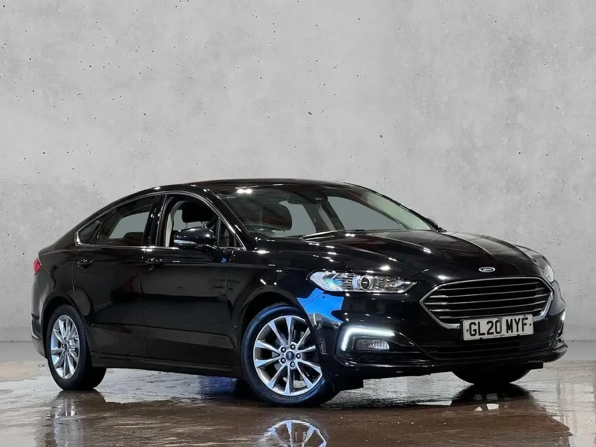 Begagnad Ford Mondeo Zetec 150 HK (110 kW) 2020 Halvkombi