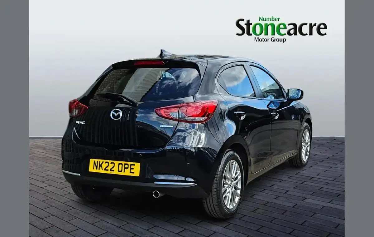 Usado Mazda 2 Inclusive 88 CV (64 kW) 2022 Negro Utilitario