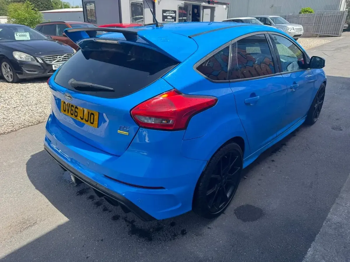 Used Ford Focus RS 350 HP (257 kW) 2016 Blue Hatchback