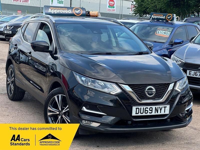 Black Used 2019 Nissan Qashqai N-Connecta SUV | £12,975 (Good price) - Image 1/2