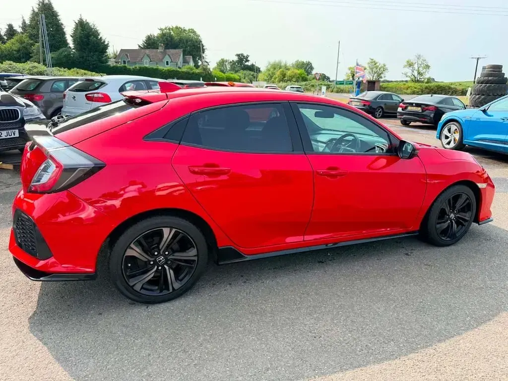 Used Honda Civic Sport 182 HP (133 kW) 2018 Red Hatchback