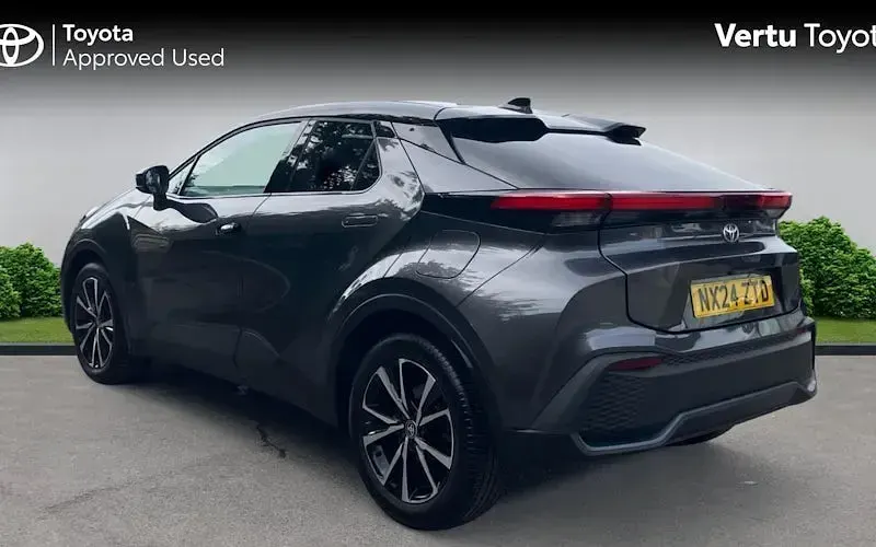 Used Toyota C-HR Design 140 HP (102 kW) 2026 SUV