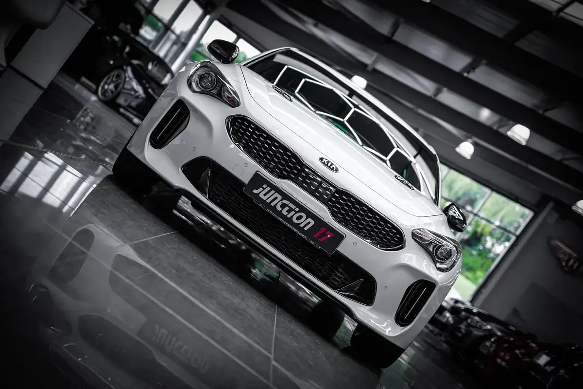 Used Kia Stinger GT-Line 200 HP (147 kW) 2019 White Hatchback
