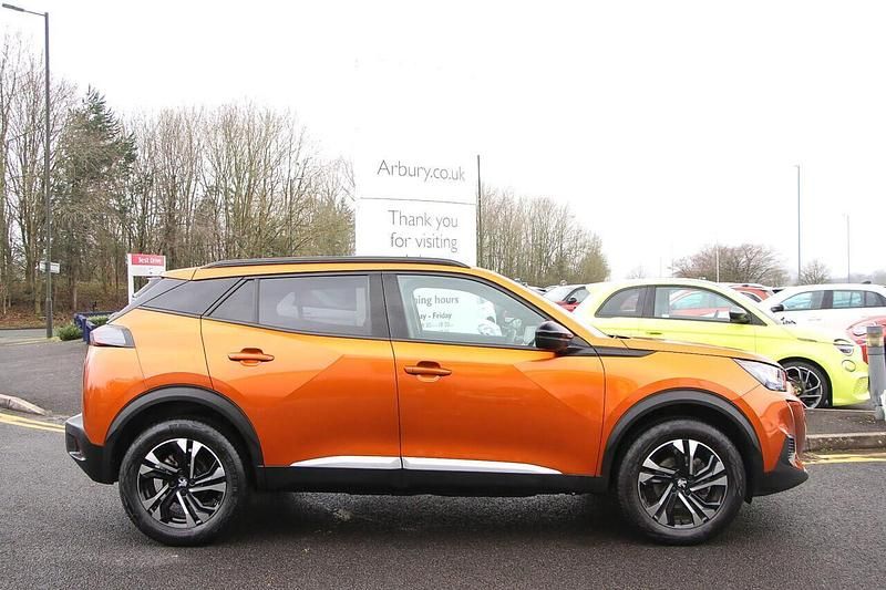 Used Peugeot 2008 Allure+ 100 HP (73 kW) 2023 Orange SUV