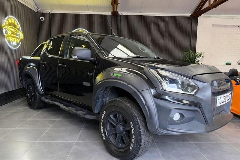 Used Isuzu Pick up 164 HP (120 kW) 2020 Black Pickup