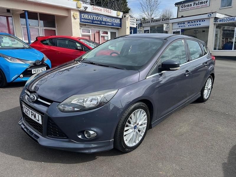 Used Ford Focus Zetec 115 HP (84 kW) 2012 Grey Hatchback