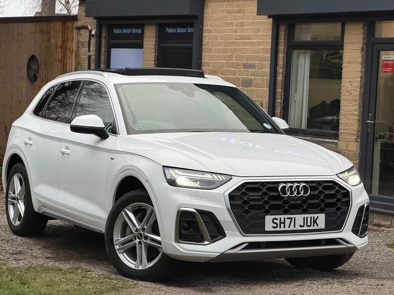 White Used 2021 Audi Q5 S-Line SUV | £25,490 (Super price) - Image 1/4