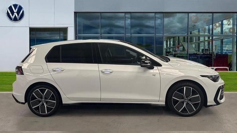 New VW Golf VIII Black Edition 150 HP (110 kW) 2026 Pure white Hatchback