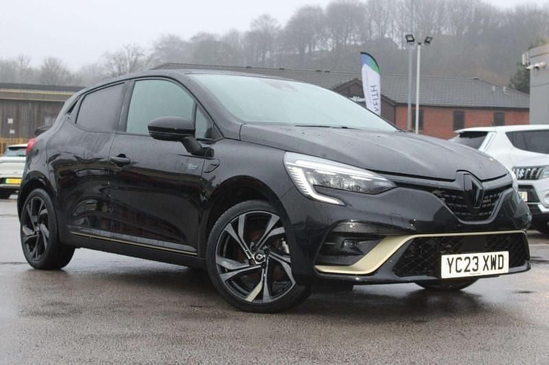 Used Renault Clio V Engineered 2023 Diamond black Hatchback