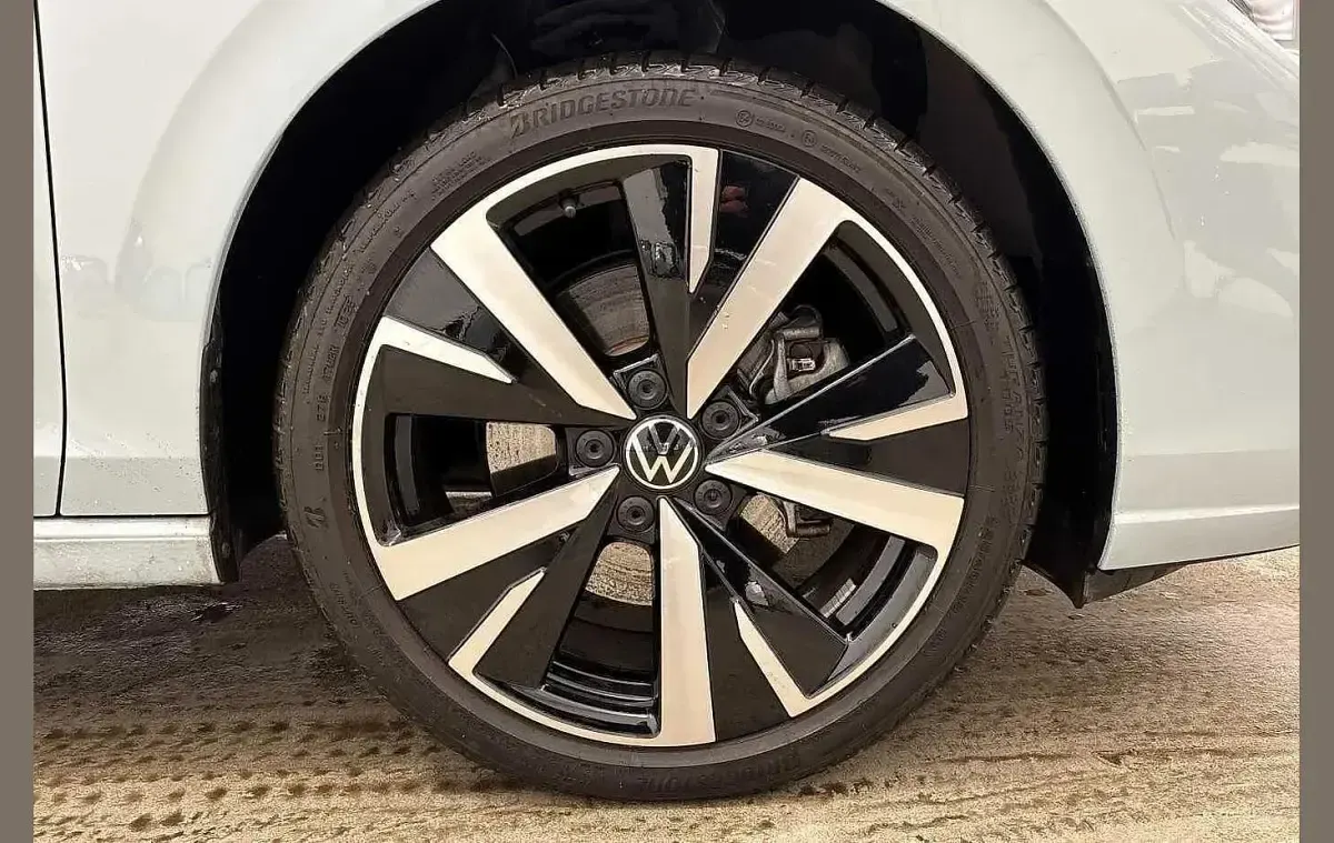 Używany VW Golf VIII Style 200 KM (147 kW) 2025 Niebieski Hatchback