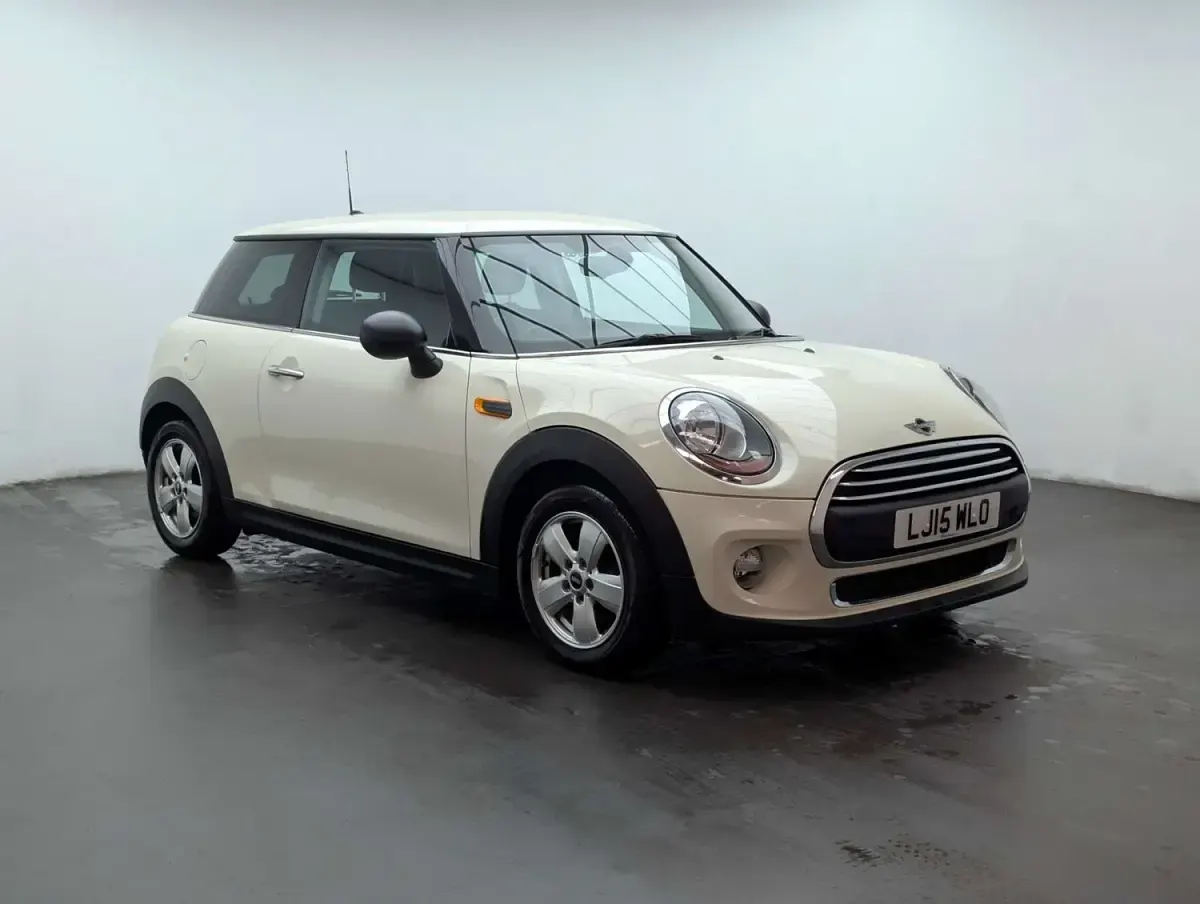 Usado Mini ONE Hatch 102 CV (75 kW) 2015 Blanco Utilitario