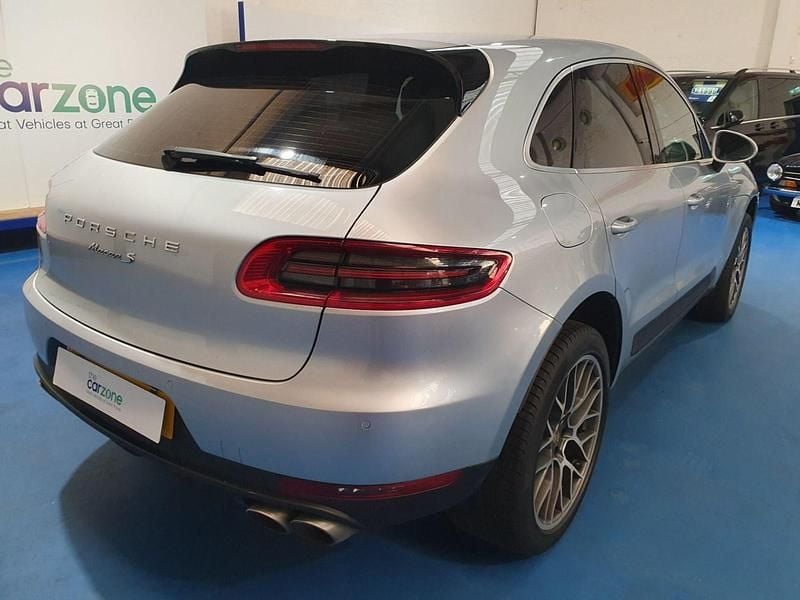Used Porsche Macan 258 HP (189 kW) 2015 Silver SUV