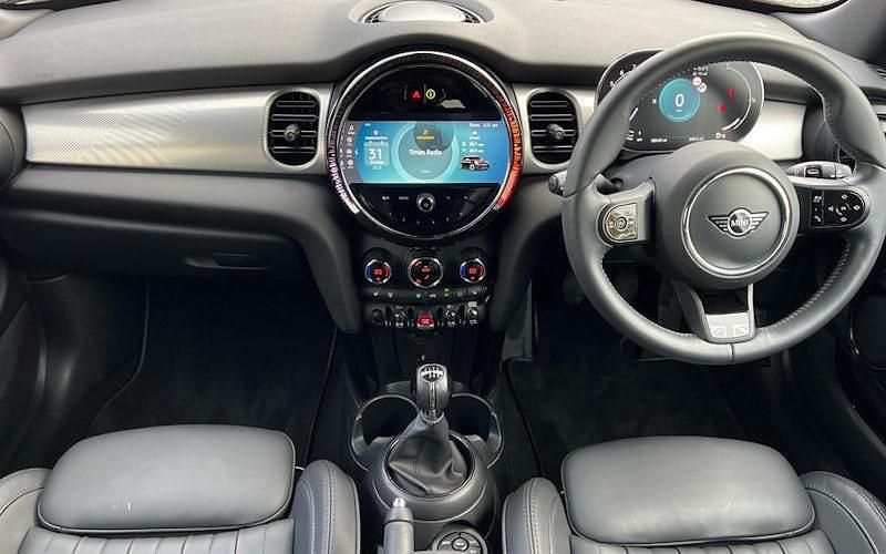 Used Mini Cooper Exclusive 136 HP (100 kW) 2022 Red Hatchback