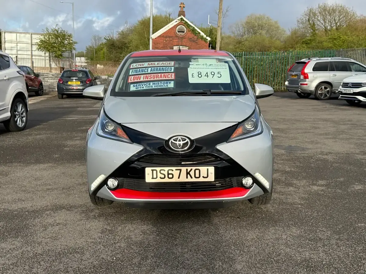 Used Toyota Aygo x-press 2018 Silver Hatchback