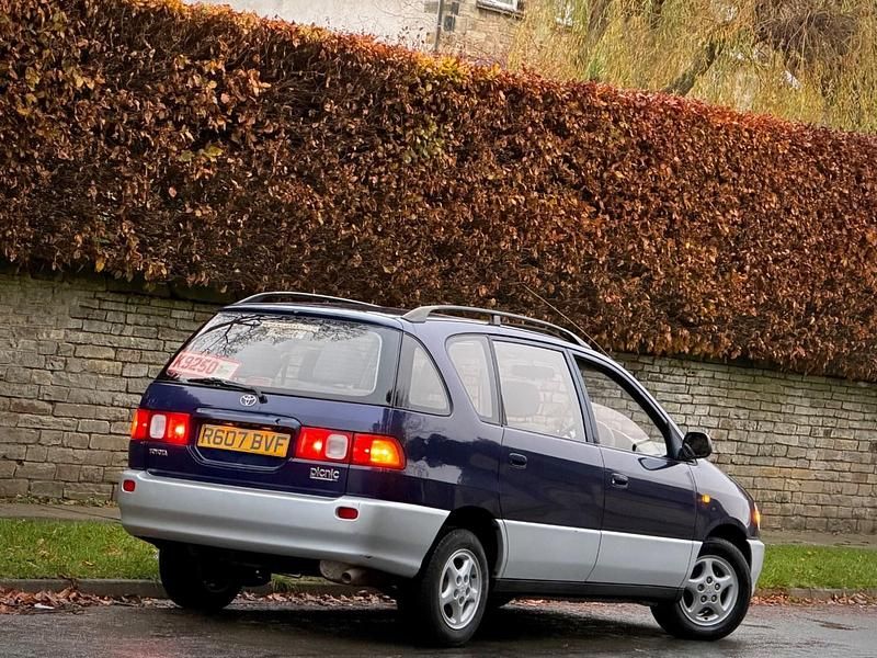 Usado Toyota Picnic 1998 Azul Monovolume