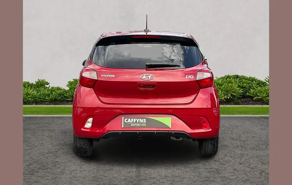 Used Hyundai i10 Premium 83 HP (61 kW) 2021 Red Hatchback