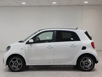 Used Smart ForFour Electric Drive Premium 60 kW (82 HP) 2022 White Hatchback