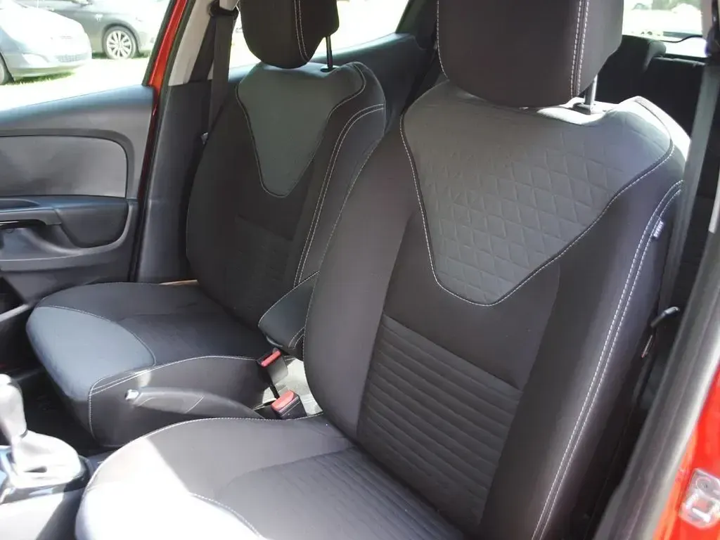 Used Renault Clio IV Dynamique 90 HP (66 kW) 2015 Red Hatchback