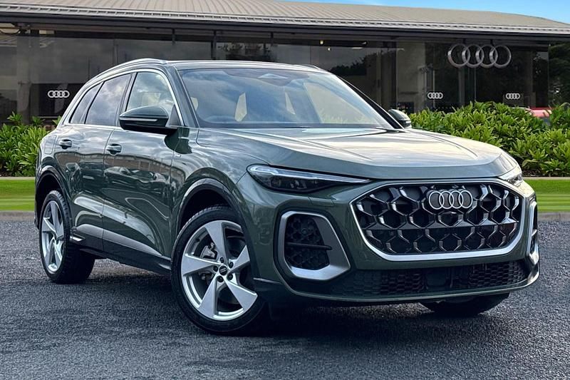 New Audi Q5 S-Line 204 HP (150 kW) 2026 Green SUV
