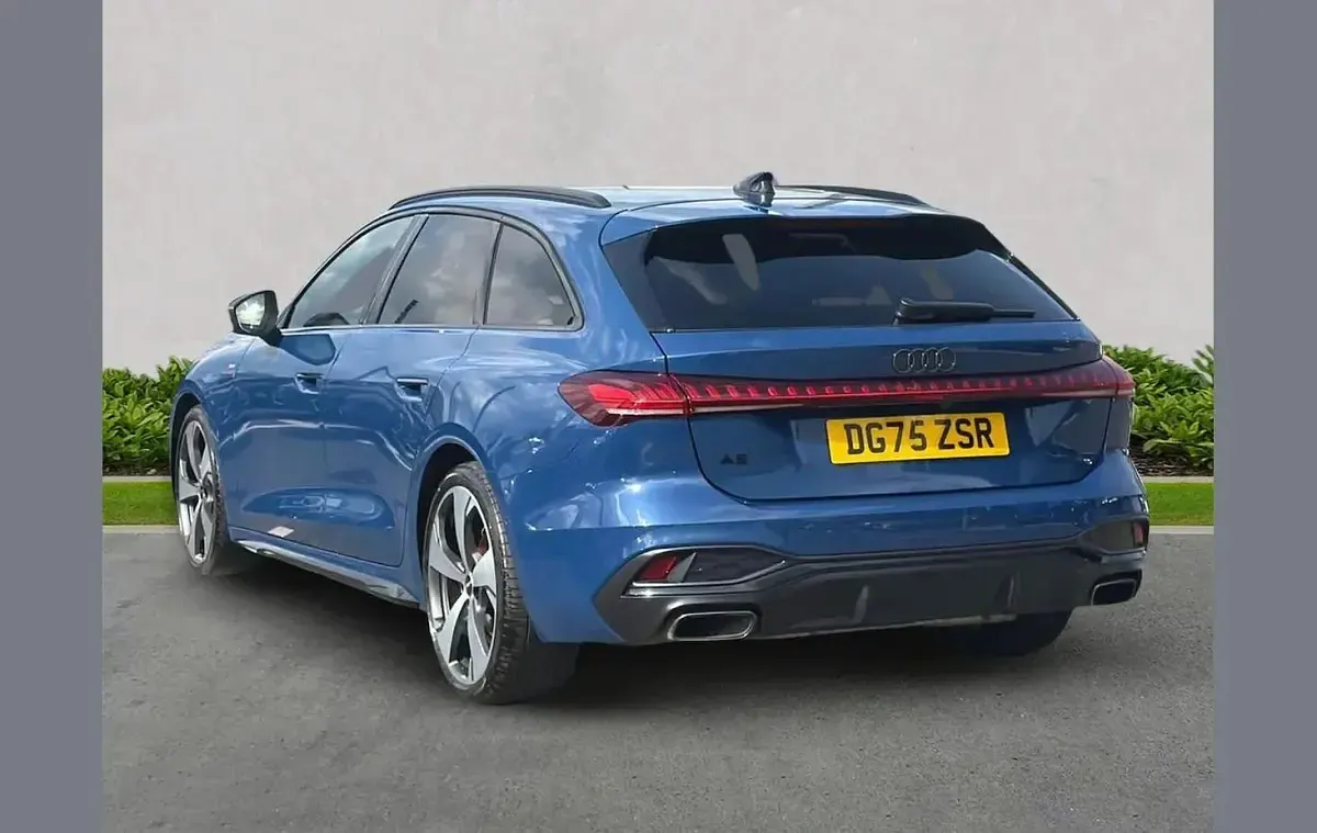 Used Audi A5 Comfort 204 HP (150 kW) 2025 Blue Estate