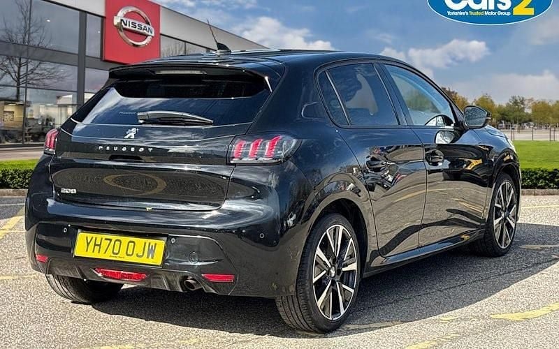 Usado Peugeot 208 Allure Premium 102 HP (75 kW) 2022 Citadino