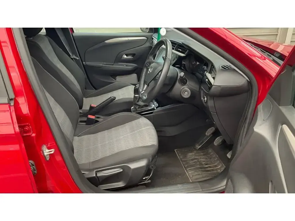 Used Vauxhall Corsa Design Edition 2022 Crimson red (metallic paint) Hatchback