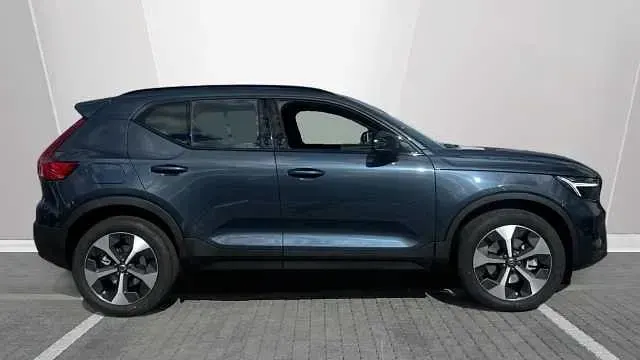 New Volvo XC40 Plus 161 HP (118 kW) 2027 SUV