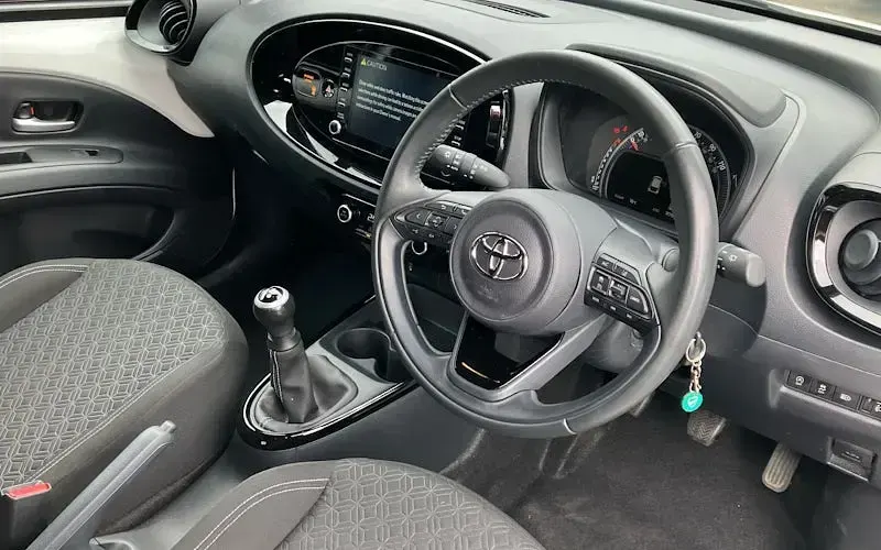 Used Toyota Aygo X 72 HP (52 kW) 2023 White SUV