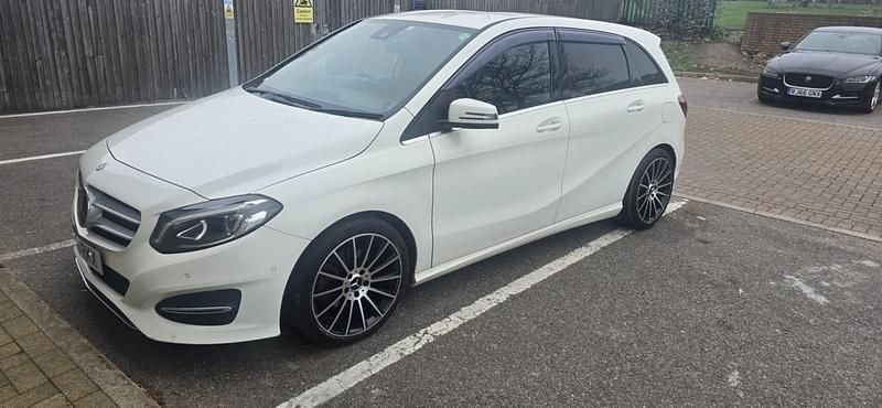 Used Mercedes B180 Executive 122 HP (89 kW) 2016 White MPV