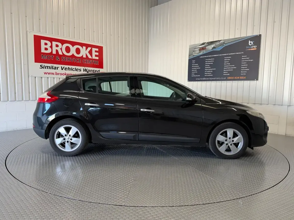 Used Renault Mégane Dynamique 110 HP (80 kW) 2009 Black Hatchback