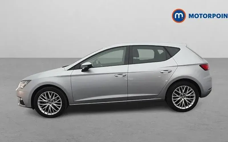 Used Seat Leon SE Dynamic 116 HP (85 kW) 2020 Silver Hatchback